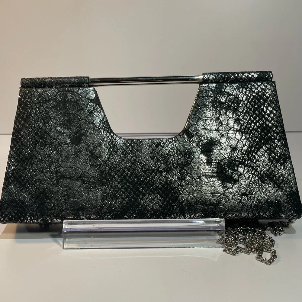 Kate Landry Reptile Print Crossbody Clutch W/ Detachable Chain. Snap Closure EUC - Picture 2 of 8